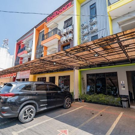 Reddoorz Near Taman Krida Budaya Malang Luaran gambar