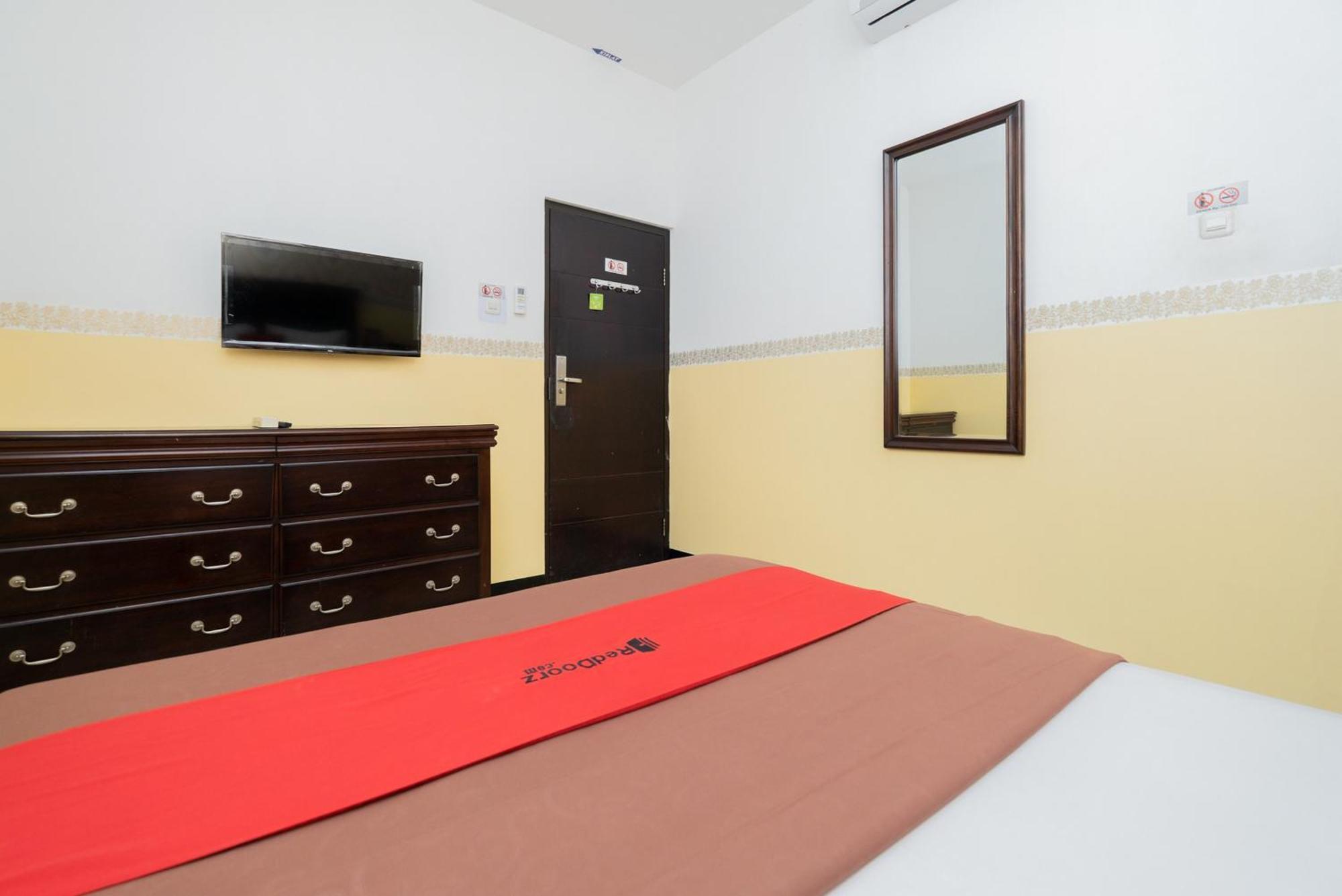 Reddoorz Near Taman Krida Budaya Malang Luaran gambar